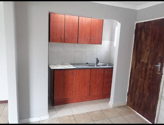 1 bed property to rent in WINCHESTER HILLS